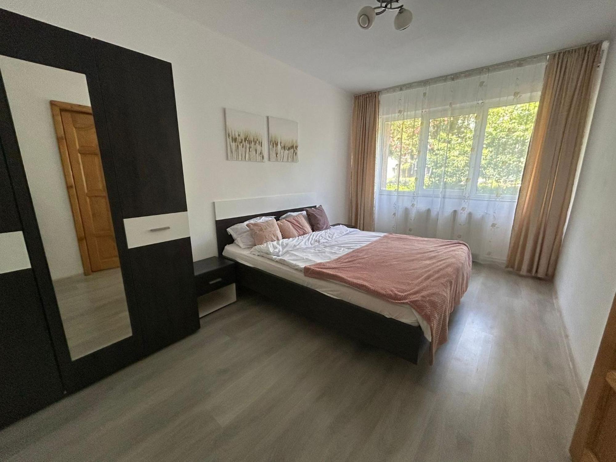 Aparthotel Brasov Neptun エクステリア 写真